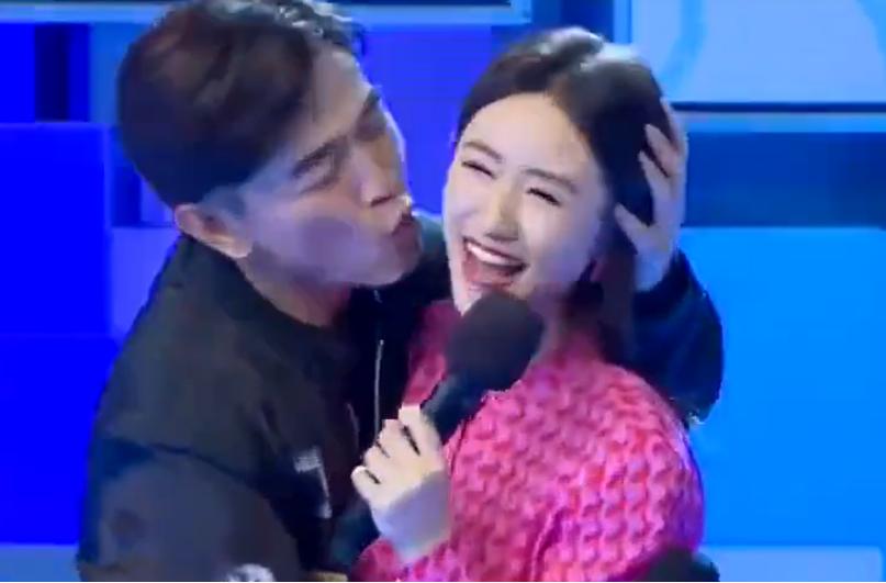 58岁吴宗宪当众亲吻30岁女儿,吴宗宪当众亲吻27岁女儿