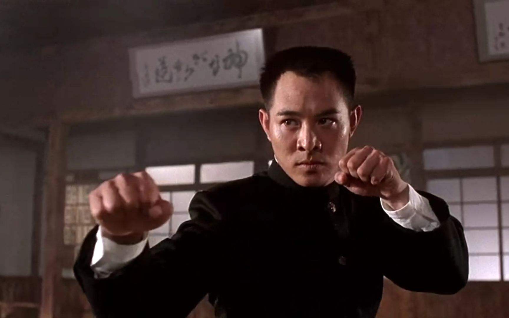 肩膀脱臼了？有一种新方法，能让你自己复位回去，像“陈真”一样