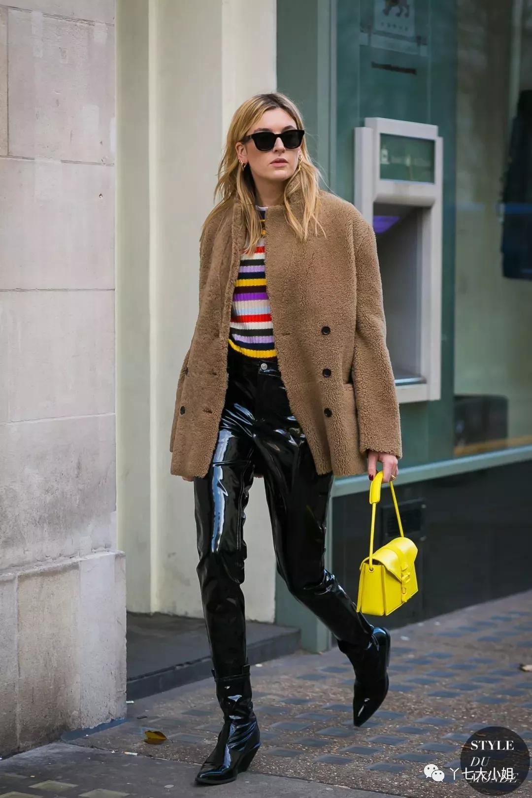 气质驼色让你随意搭配不出错,今秋必备的驼色让你时尚感up