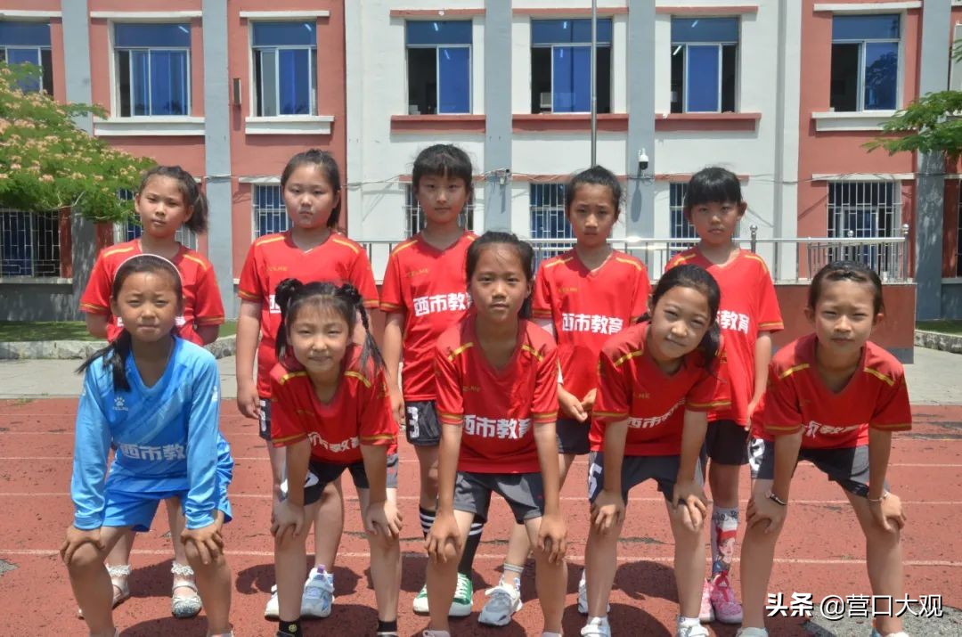 校园足球联赛西乌小学生,小学校园足球联赛夺冠信息报道