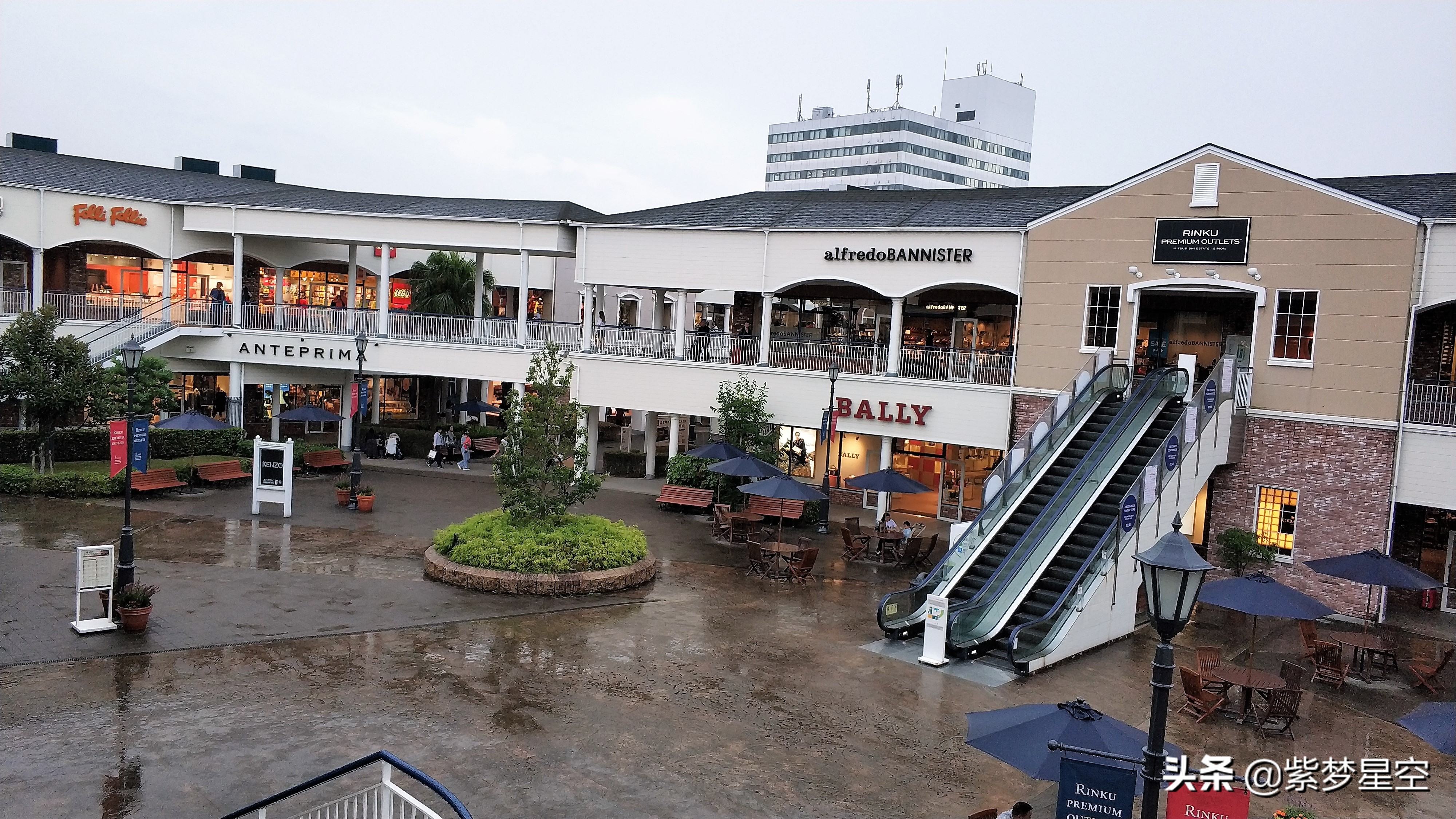 「秋游日本」雨中的关西奥特莱斯