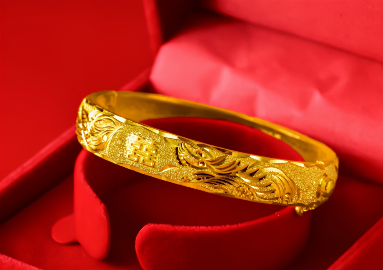 龙凤镯什么部位是18k金,金镯怎么选圈口