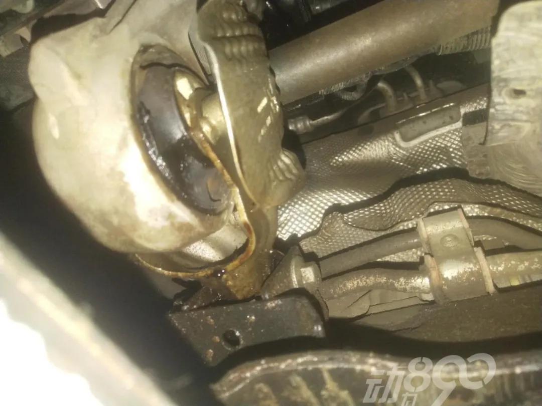 刚买新车被淹了车主很淡定,刚买的车被水淹能赔多少