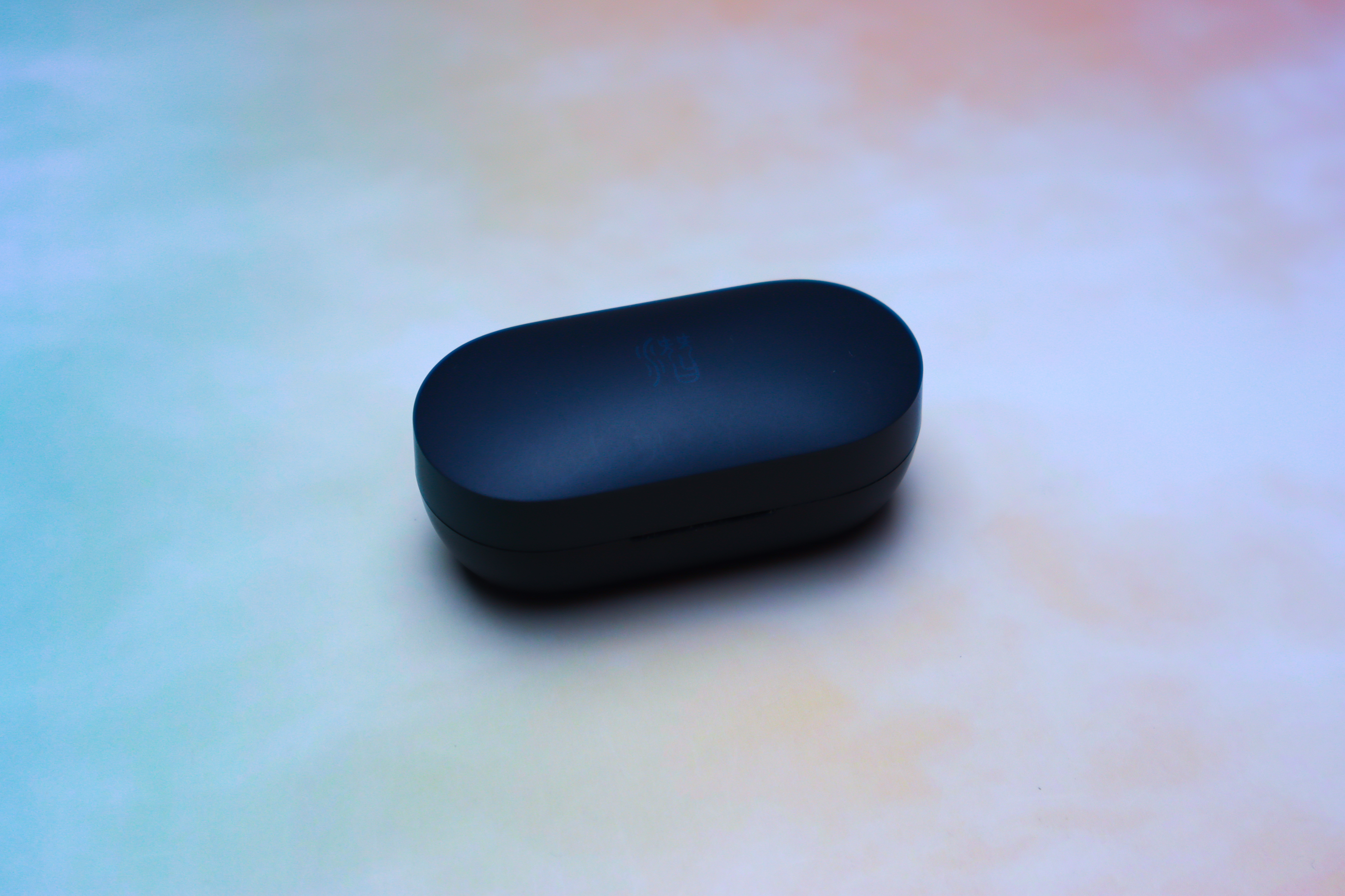 高颜值低调蓝牙耳机,精致小巧的耳机