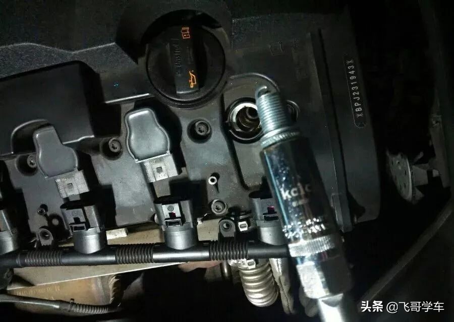 2011款2.0t奥迪a6l,最新款奥迪a6l更换火花塞教程