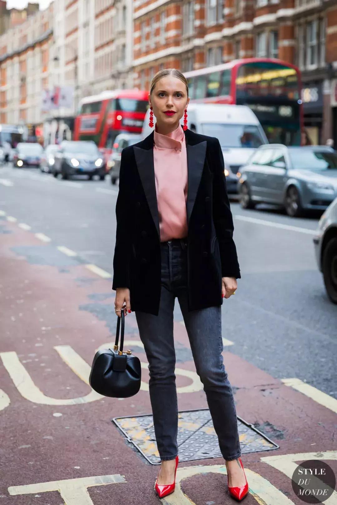 秋天穿丝绒太美太高级了 (轻薄高级的丝绒质地太讨人喜欢了)