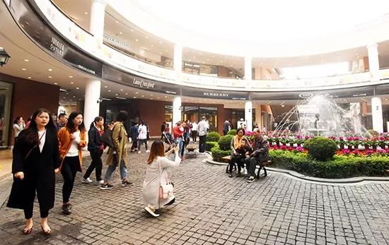 赛场上“血拼”,赛场外双流这些地方等你来shopping……