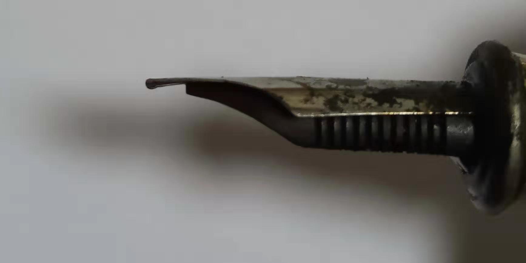 为什么中性笔比较流行,中性笔为什么笔越少越好用