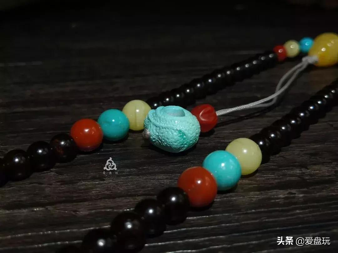 男士锁骨链搭配图片,锁骨链搭配什么衣服