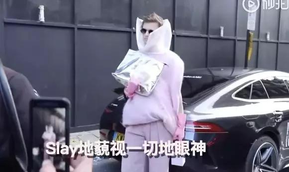 我们花了400块,把土鳖小伙子送上了伦敦时装周???