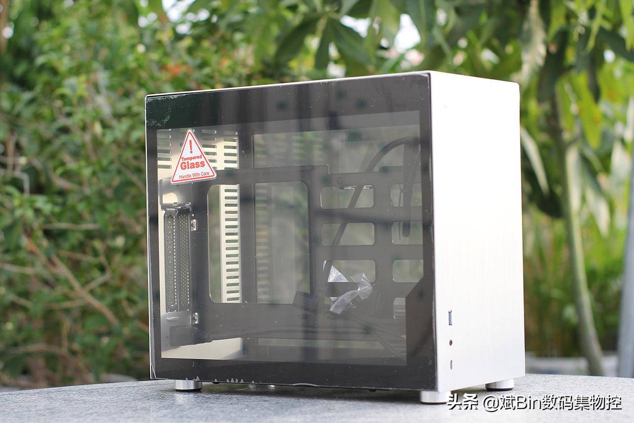 乔思伯v10机箱硬盘放哪里,乔思伯u4plus和v10