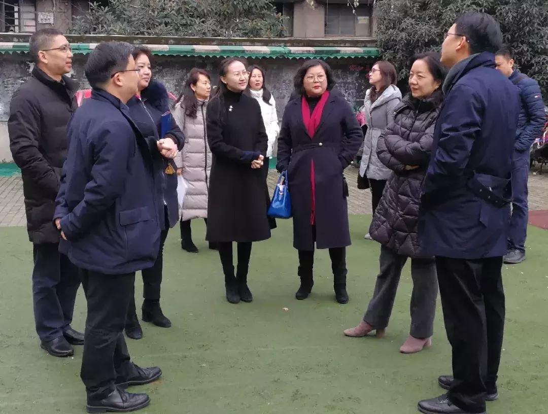 东城根小学提前一年落户,东城根小学到底怎么样