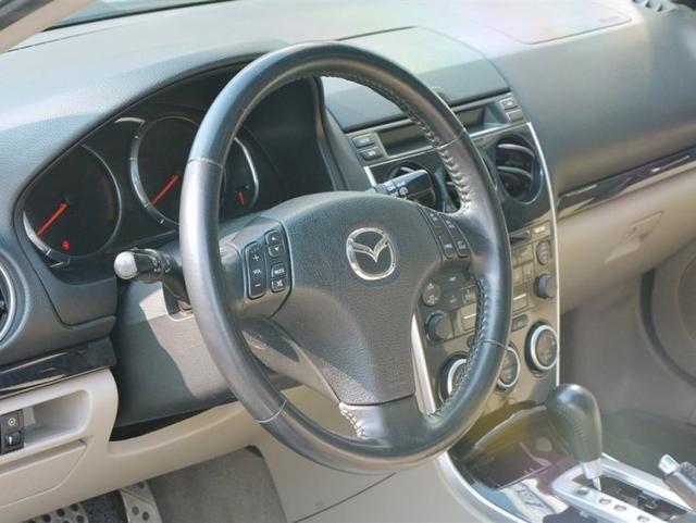 情怀老车马自达6wagon瓦罐旅行版