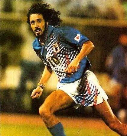 归化我们学不了日本学卡塔尔？但卡塔尔也不是这么干的……