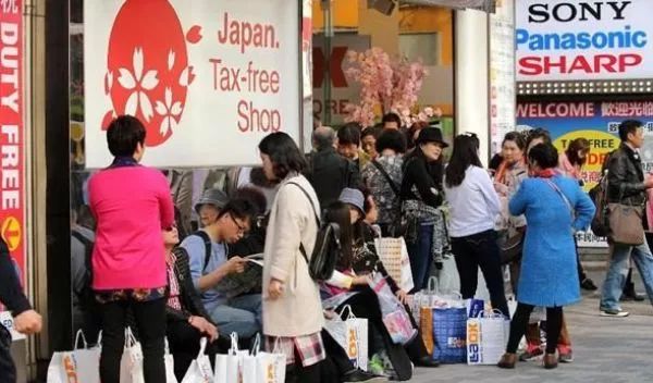中国游客在日本狂购物,去日本旅游购物陷阱
