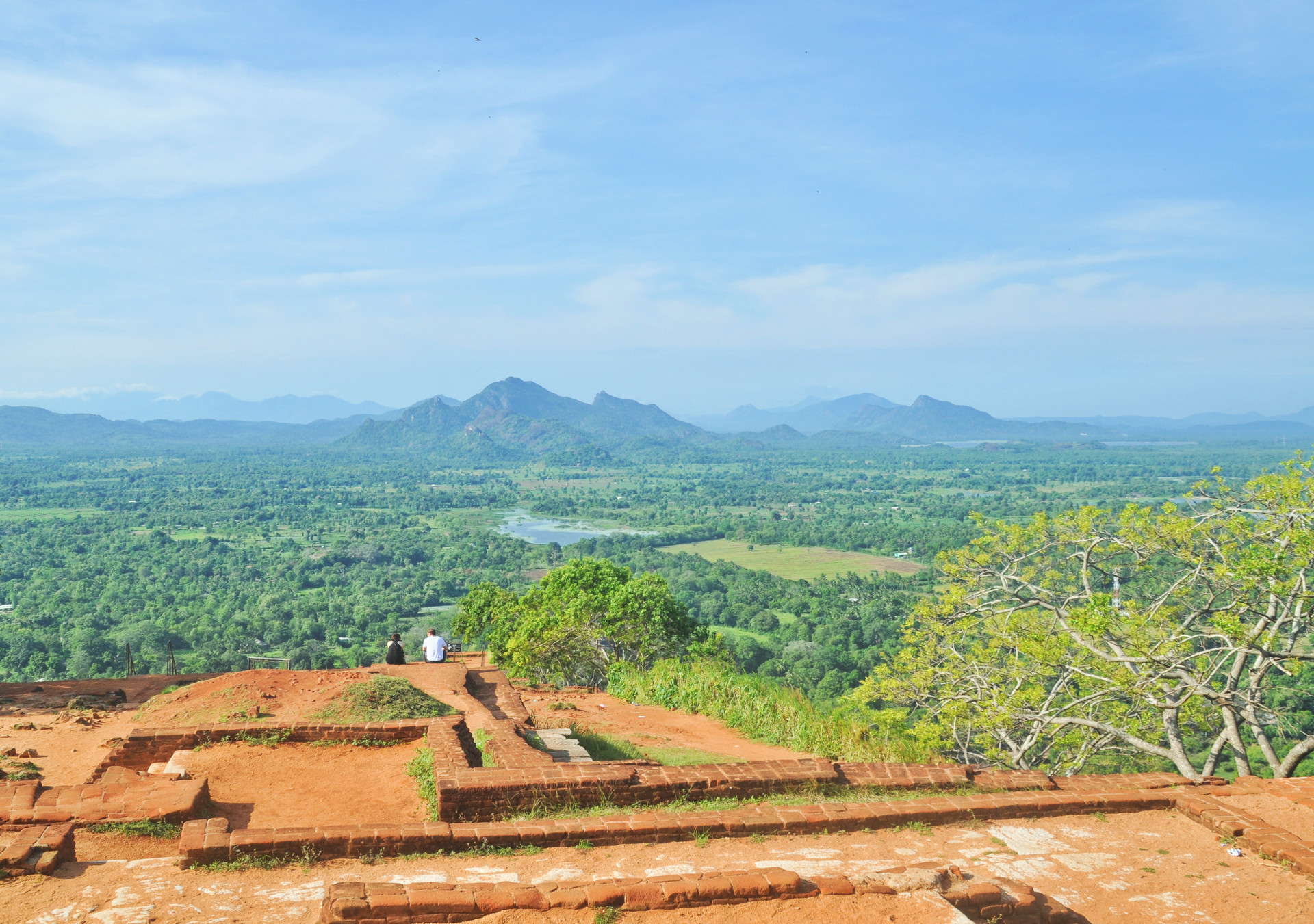 世界七大奇迹建筑之巨石阵,世界第八大奇迹巨石上的狮子宫殿