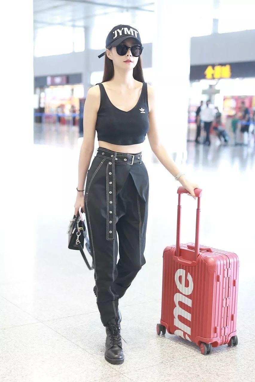 女明星夏季清爽干净穿搭,女明星穿着很清新