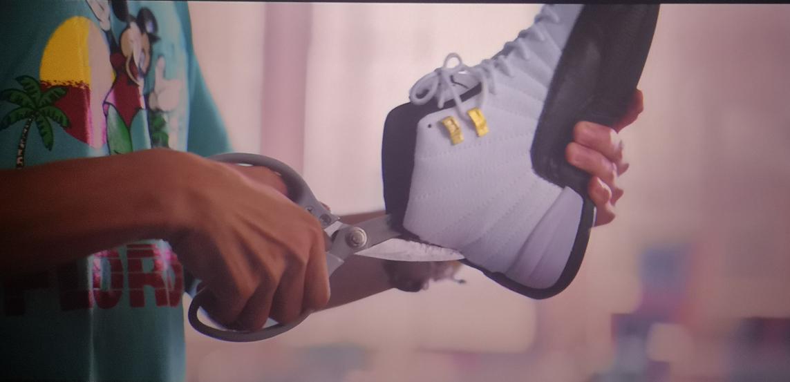 小小的愿望球鞋片段,说说你在学校最喜欢穿的球鞋