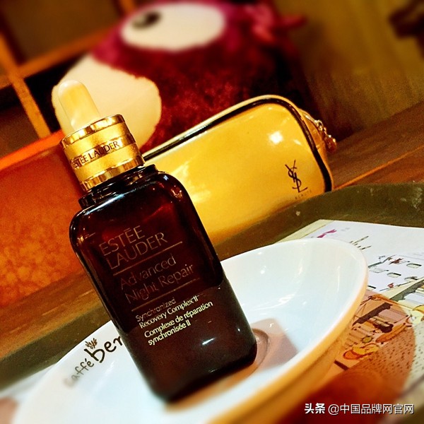 兰蔻和雅诗兰黛护肤品哪个好 (兰蔻补水和雅诗兰黛哪个好)