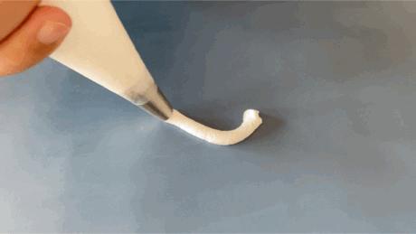 没有裱花袋裱花嘴泡芙奶油怎么挤,奶油裱花嘴怎么自做