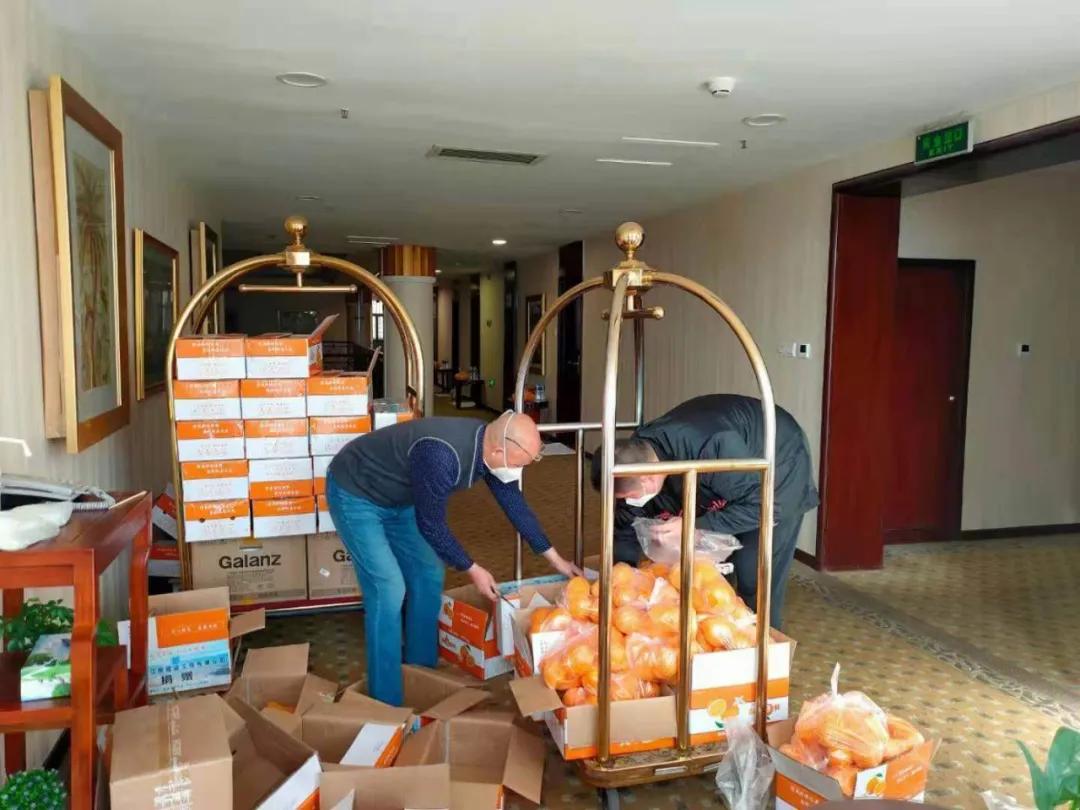 他们重组变身为抗疫的“擎天柱”