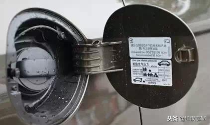 汽车漏汽油怎么处理,副驾驶漏汽油怎么处理