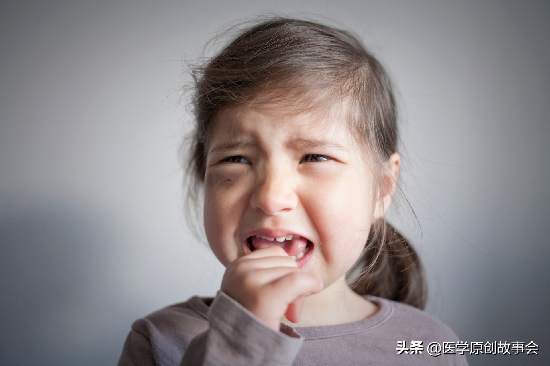 这些部位长黑斑可能是肠癌体质,大肠息肉的常见症状有哪些