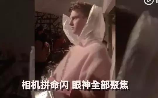 我们花了400块,把土鳖小伙子送上了伦敦时装周???