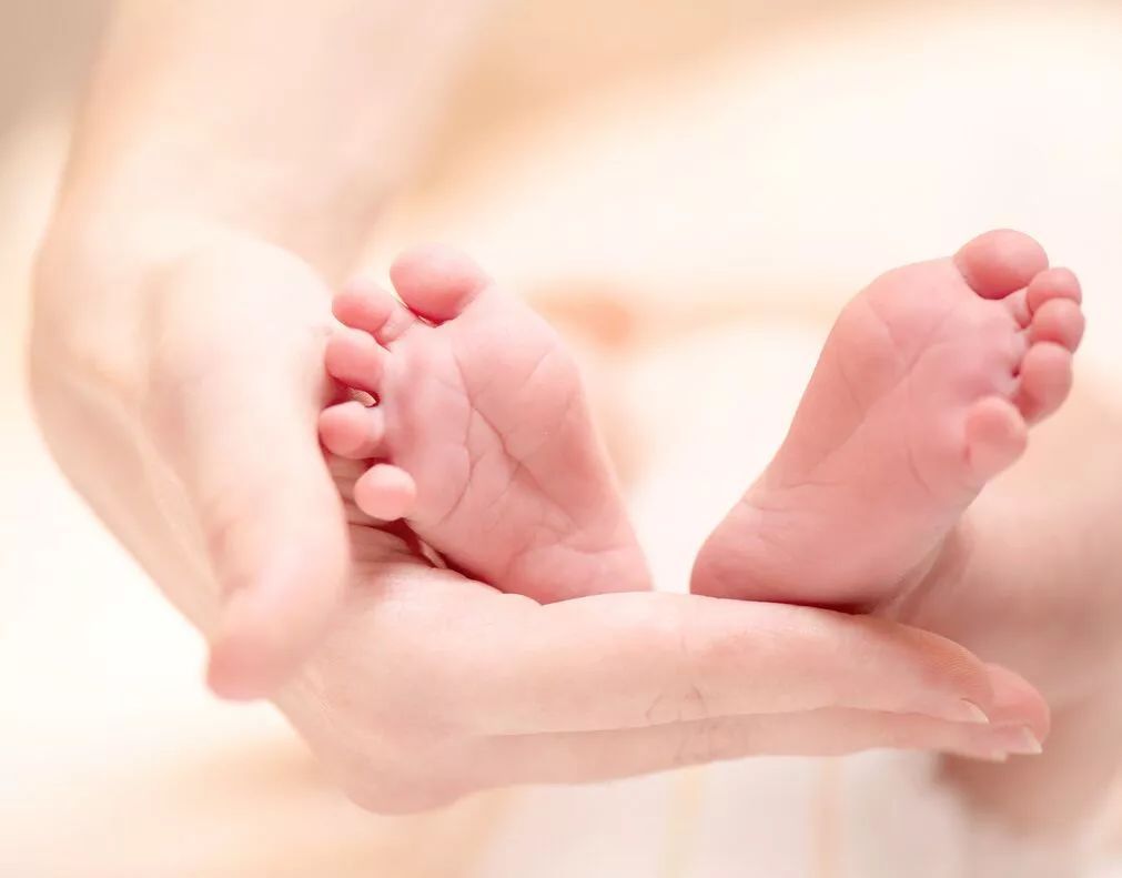 男人可不可以怀孕生孩子,现在的男人可以怀孕生子吗