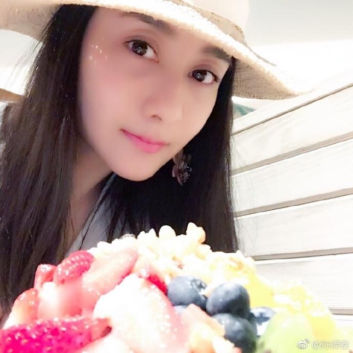 琼瑶剧陈德容马景涛梅花三弄,46岁琼瑶剧女郎陈德容近照