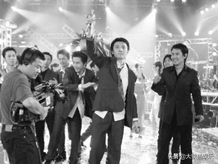 六届快男冠军今昔对比：有人改名难改运，有人变脸认不出，差距大