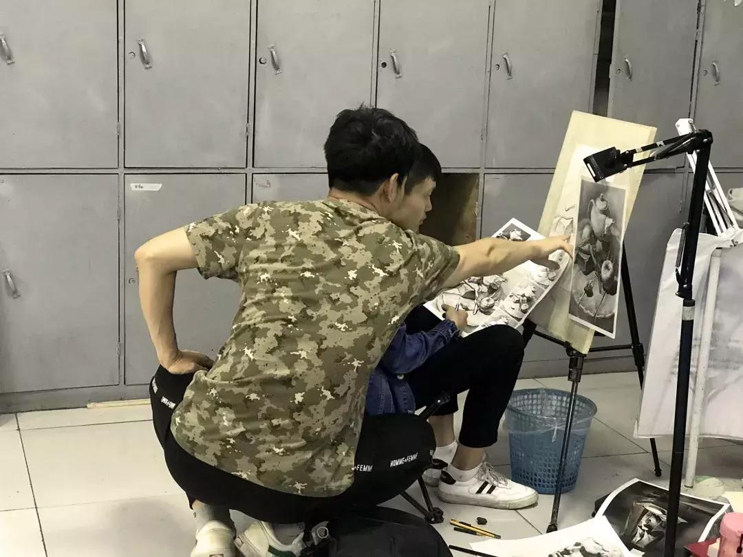 青春记实,青春记大学生在行动