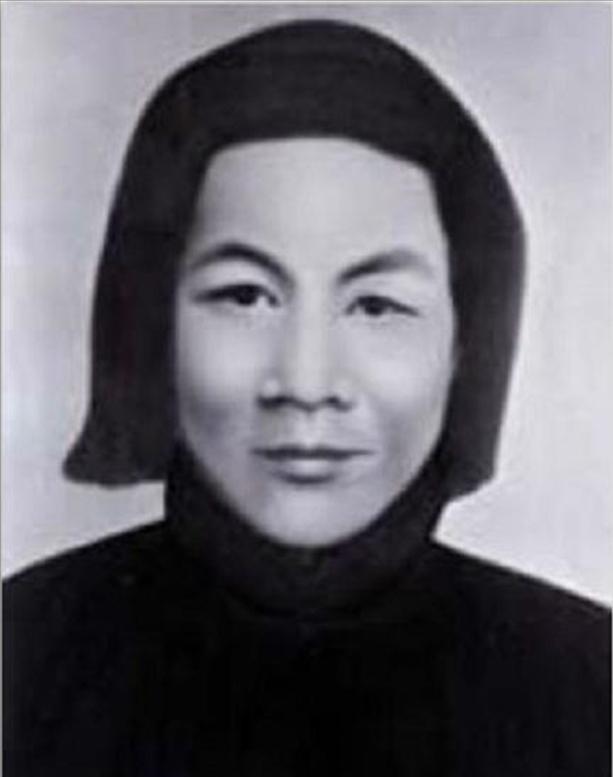 毛主席追悼会拟定亲属名单，长女李敏：少了父亲的亲侄子，贺麓成