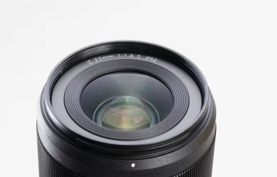 尼康35mmf1.4z卡口镜头质量如何,尼康z50配35mm1.8