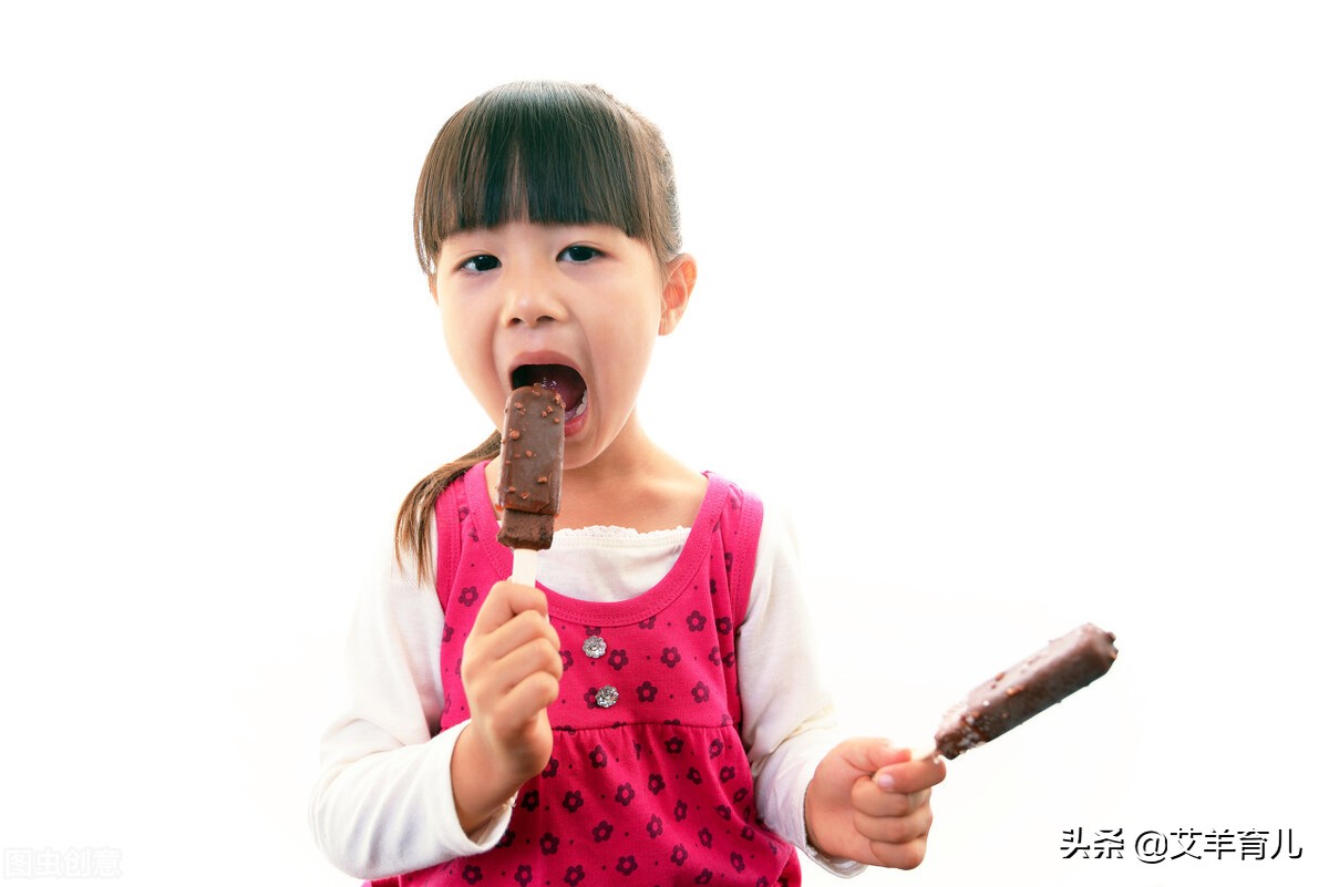 吃完冰棒喝西瓜冰，孩子进了医院：三伏天孩子怎么吃才不生病？