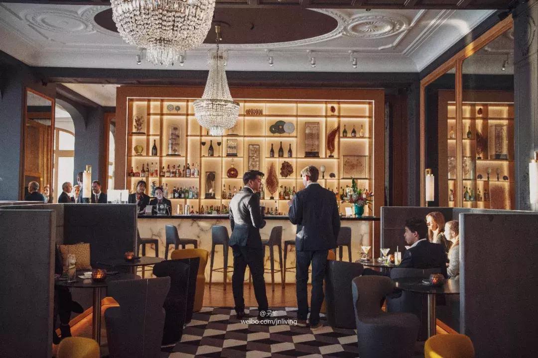 我去学了餐桌礼仪,感受到了满满的阶级差距