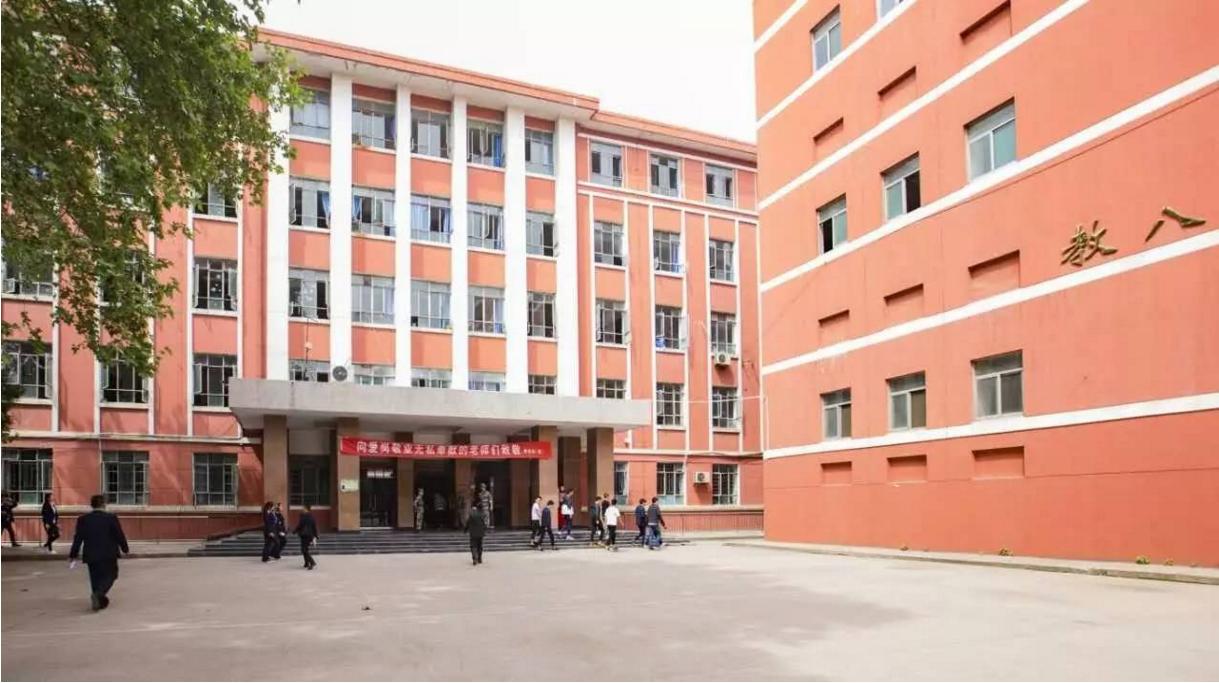 出来就是铁饭碗的八所专科学校,国内的四所好大学