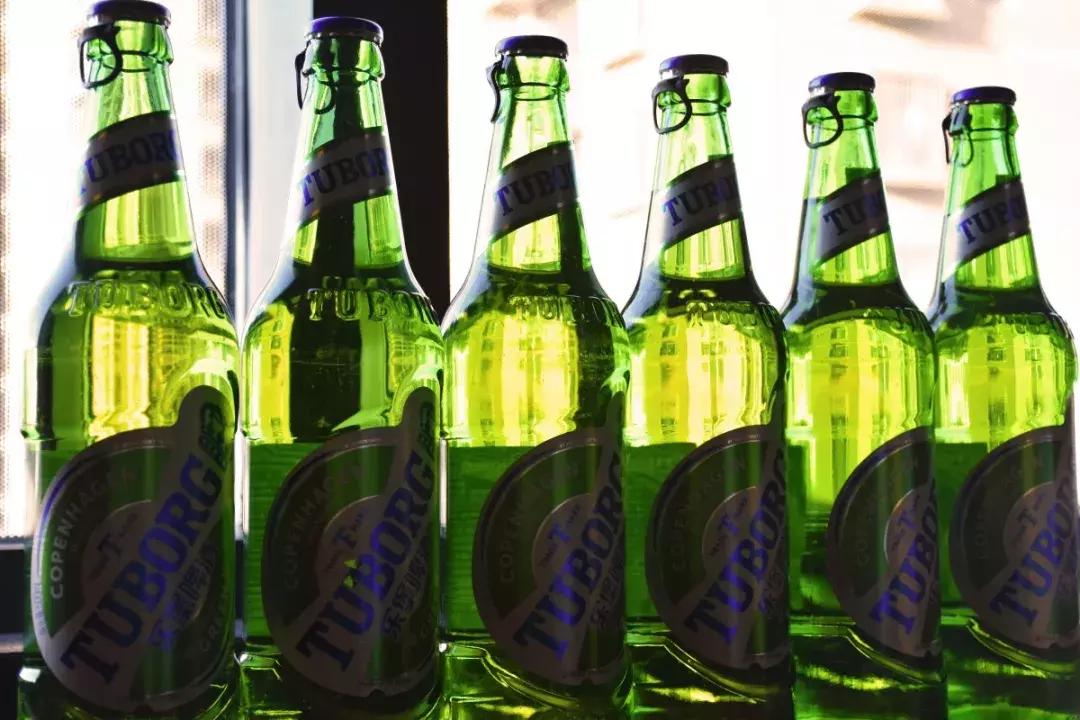 撸着串听着歌,这家火爆曲靖的BBQ才是你啤酒、烧烤的圣地!