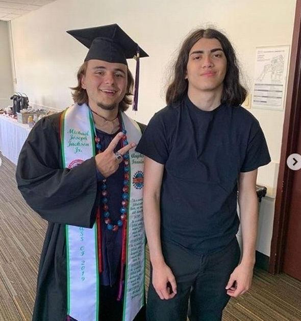 杰克逊三个儿女近照,迈克尔杰克逊的子女现在如何呢