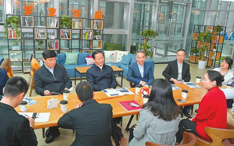 四川省委书记彭清华:毫不动摇鼓励支持引导民营经济发展