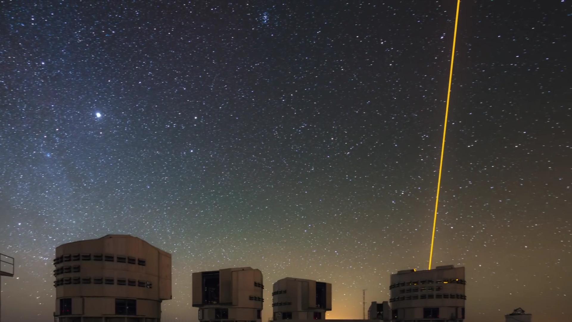 地球太小了，太阳是地球的130万倍，地球可能只是宇宙的一个细胞