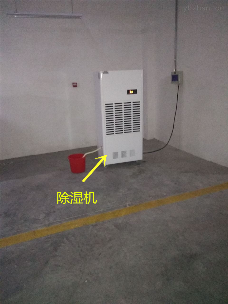 地下室太潮湿怎么除湿,有地下室为什么一楼还潮