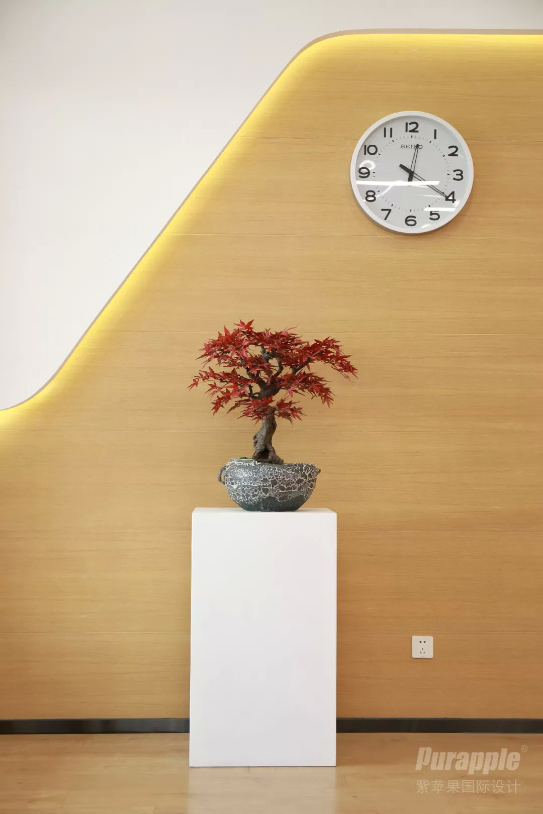 简约办公室装修案例实景照片,100多平办公室装修设计高端感