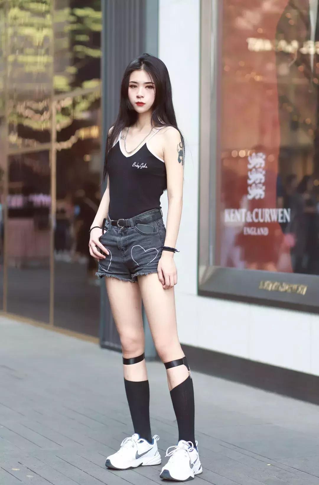 别再穿烂大街的小白鞋了,别再穿小白鞋了今年最火的六双鞋