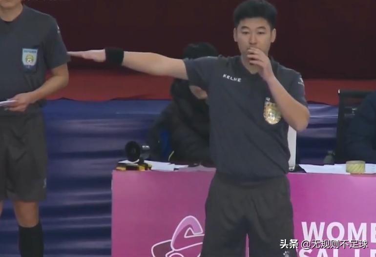 国际五人制足球赛裁判手势,小学生五人制足球裁判哨声及手势