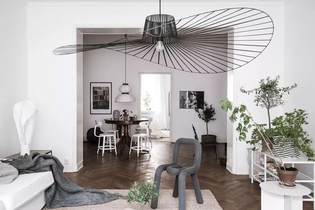 最新潮的吸顶灯,什么款式的吸顶灯好看又亮耐用