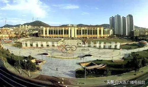 奥林匹克体育中心让进去踢足球吗,为什么匹克球不在室内打