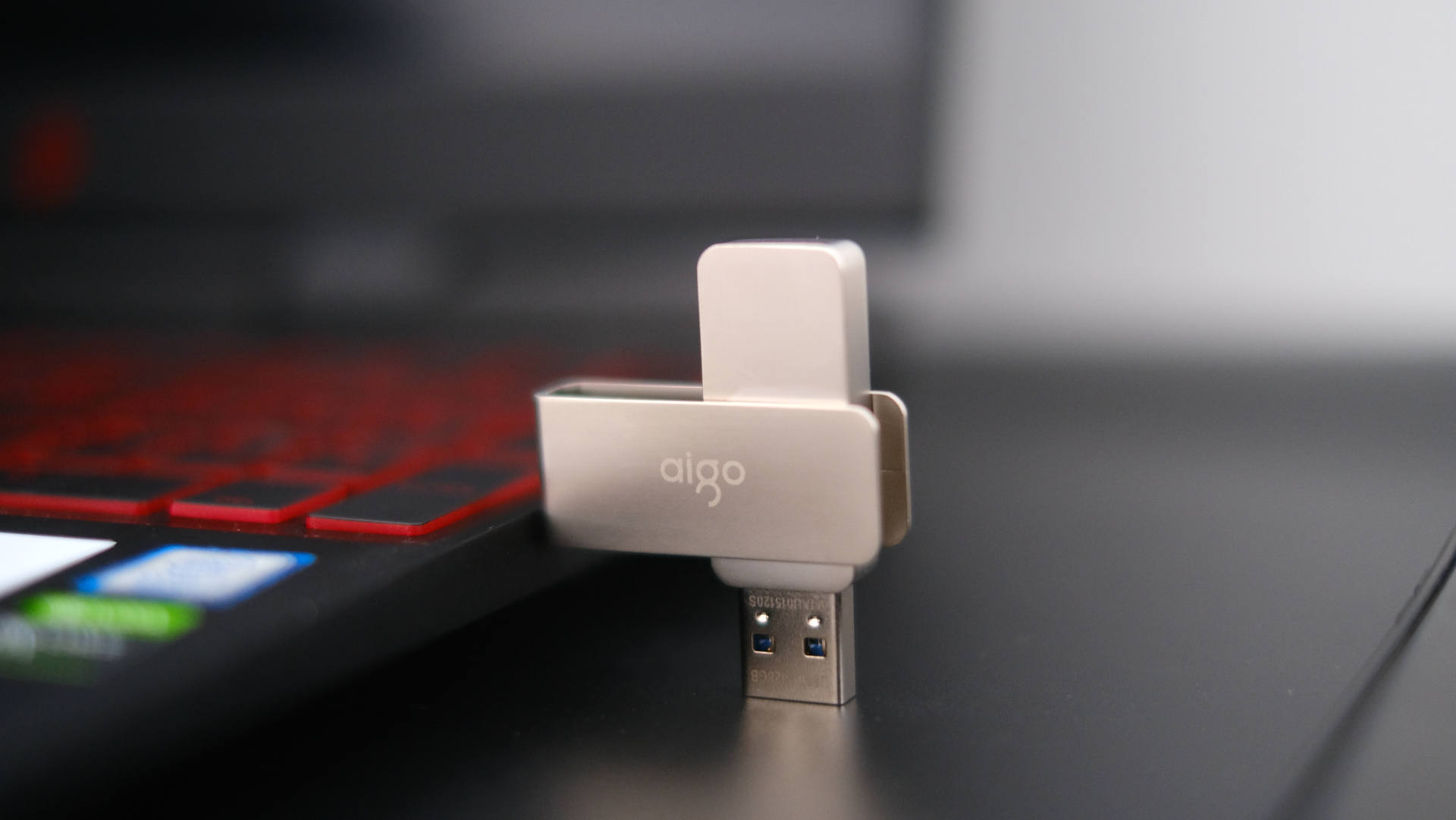 爱国者u盘u330和u350哪个好,爱国者u盘330测评