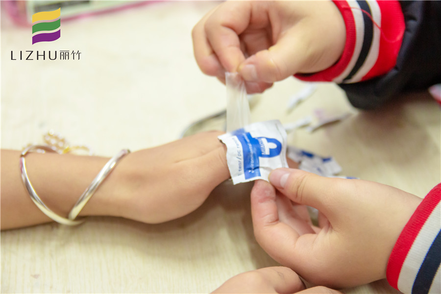 广西化妆美容美甲培训学多久,广西美甲美睫学习培训