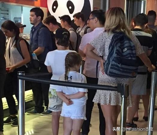 贝克汉姆第一次谈小七,贝克汉姆回应吻小七